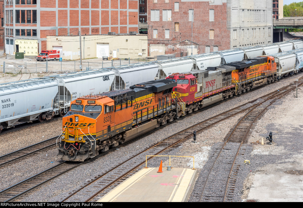 BNSF 8328, BNSF 4707, BNSF 6622